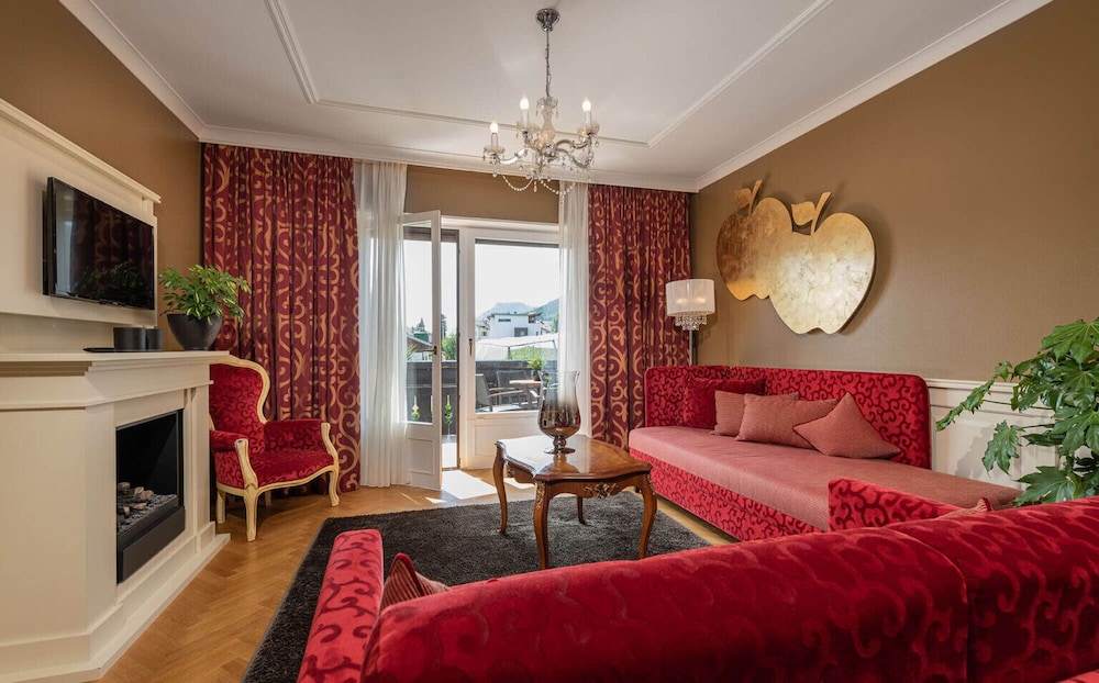 Deluxe Suite, Balcony, Mountain View