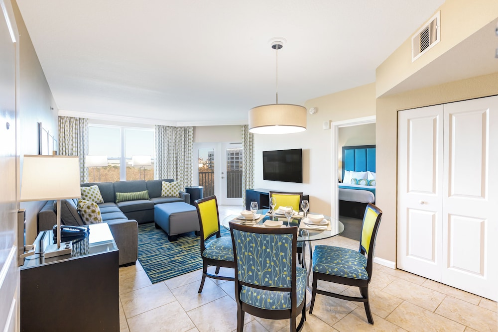 Deluxe Two Bedroom Suite, Pool View - Photo 3