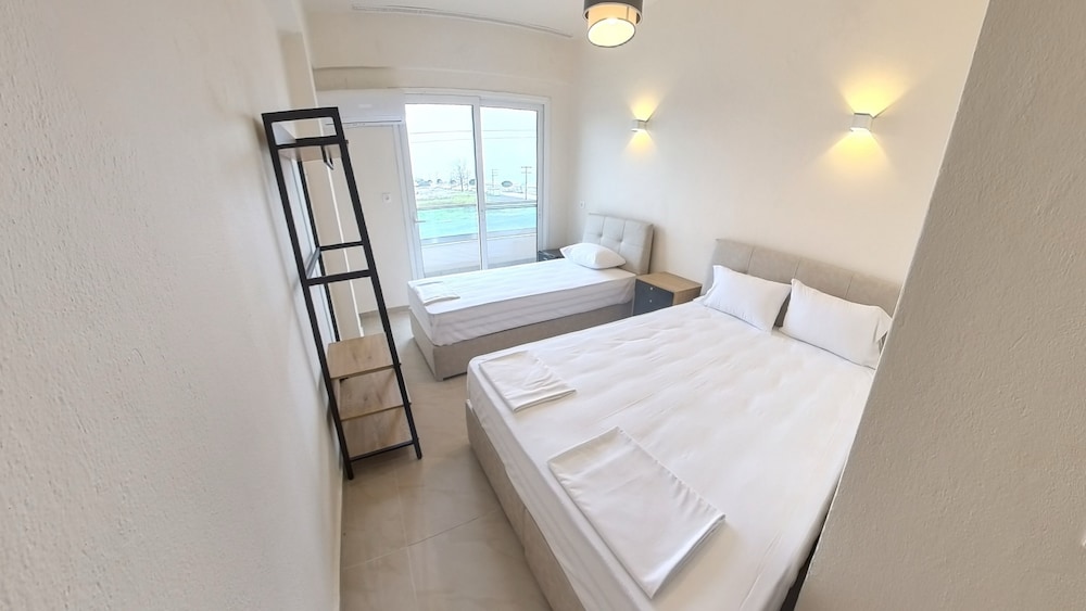 Standard Triple Room, Balcony, Sea View