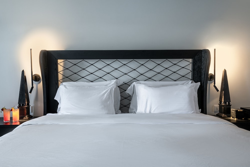 Mystery Suite - Photo 4