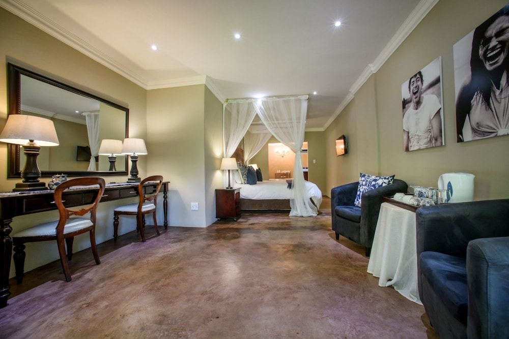 Honeymoon Suite photo 1