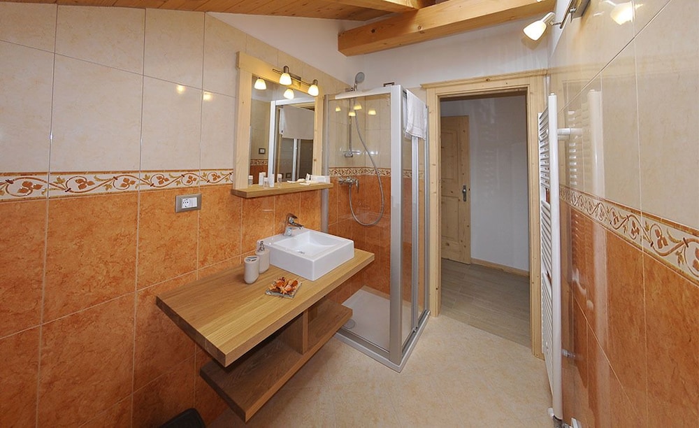 Triple Room, Private Bathroom photo 3