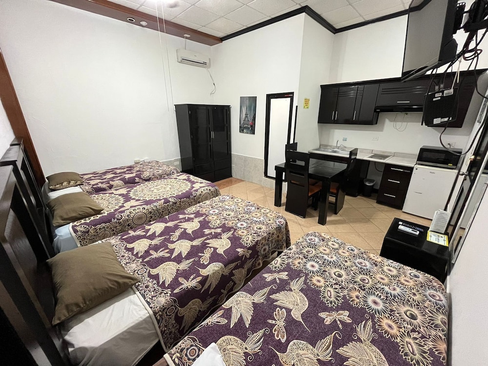 Quadruple Room, Tower