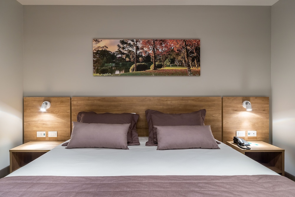 Luxury Triple Room, Multiple Beds - Photo 1