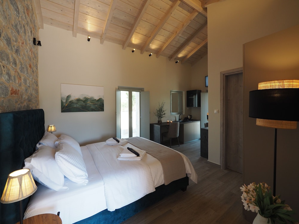 Standard King Room photo 1