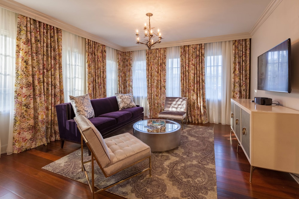 Suite, 1 Bedroom photo 1