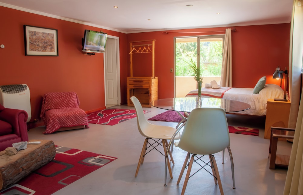 Suite, Balcony, Courtyard View (1)