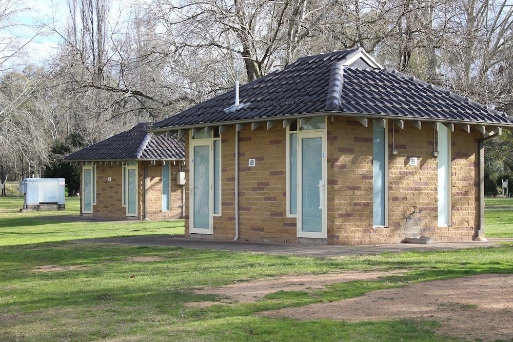 Powered Ensuite Camping Site