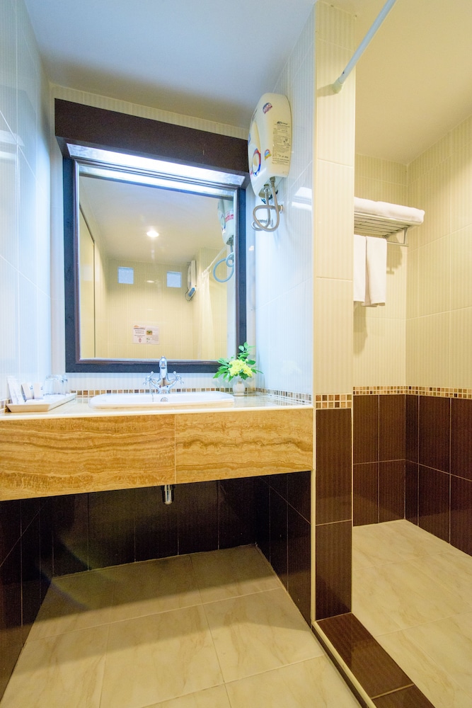 Premier Sea View - Photo 4