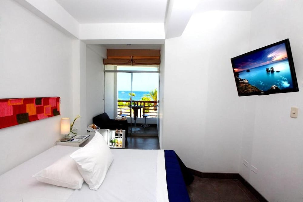 Premium Room, 1 Double Bed, Balcony, Beach View photo 1