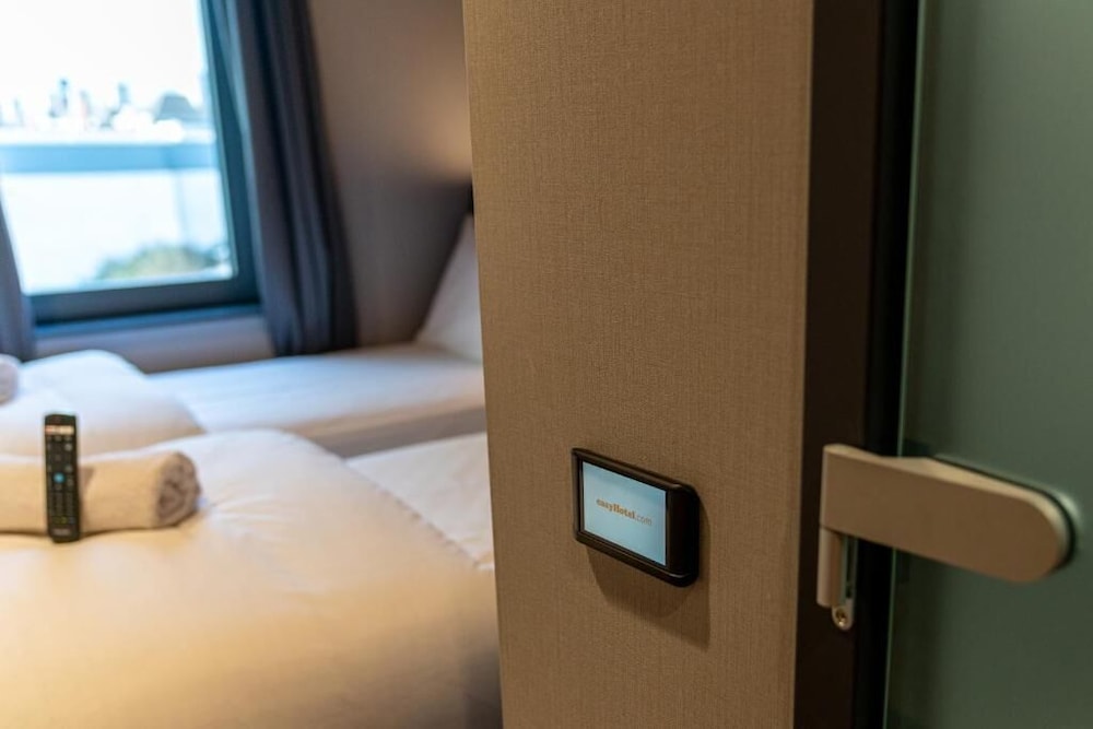 easyHotel Dublin City Centre — photo 15