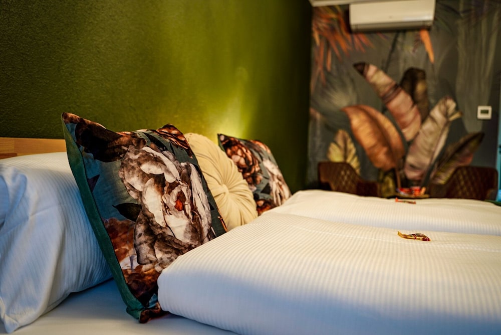 Standard Double Room, 1 Queen Bed, Non Smoking photo 1