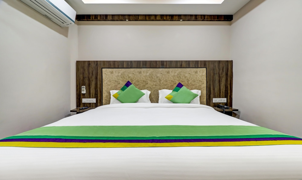 Deluxe Room - Photo 8