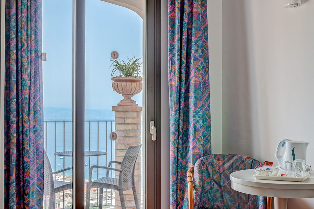 Double Room, Sea View - Photo 9