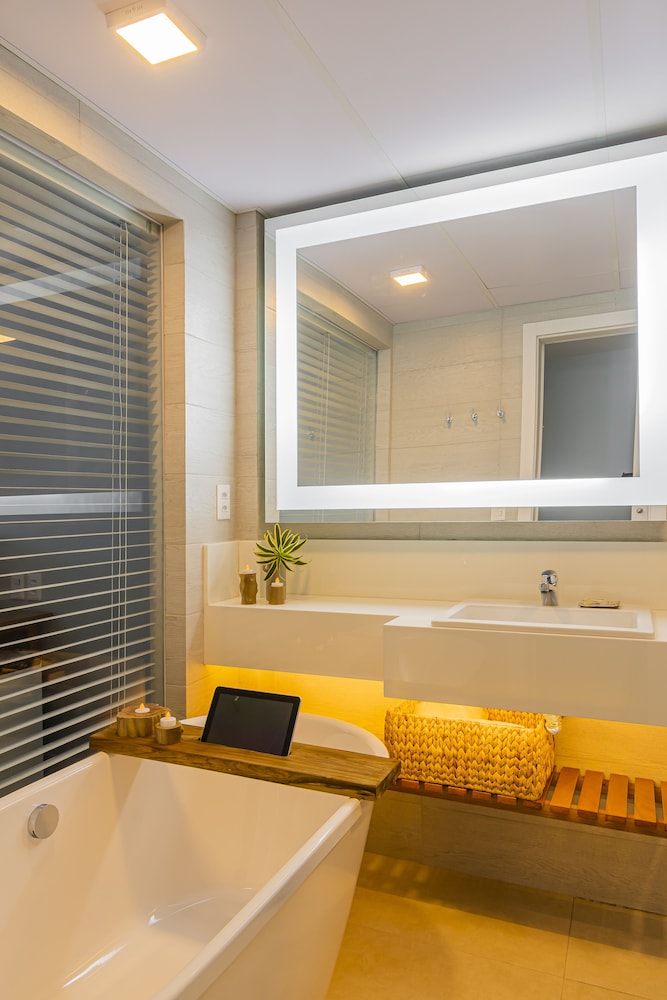 Ocean Suite - Photo 3