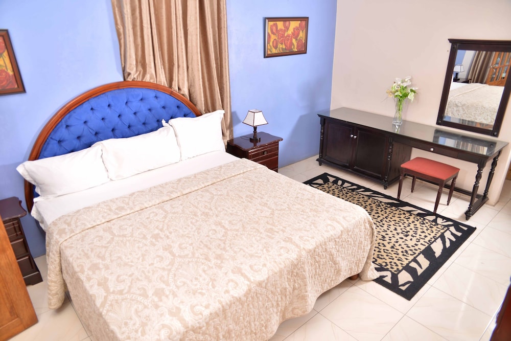 Standard Single Room, 1 King Bed, Ocean View photo 3