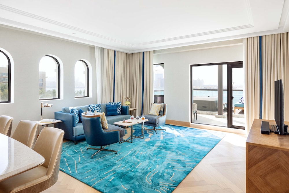 Grand Luxury Suite Sea View with Open Jacuzzi and Club Lounge Access