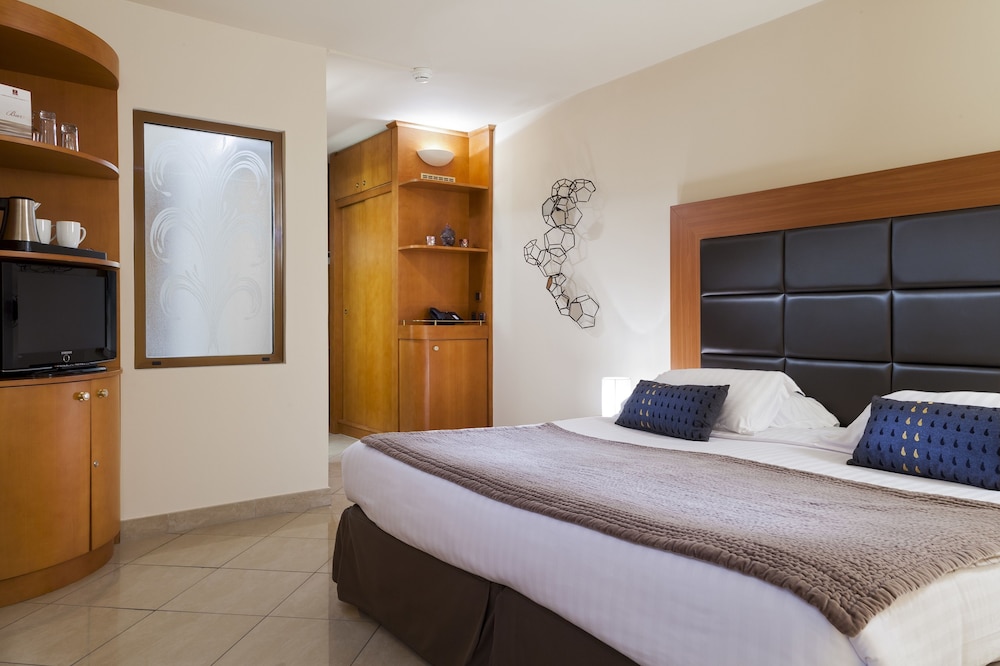 Penthouse, 5 Bedrooms, Terrace photo 2