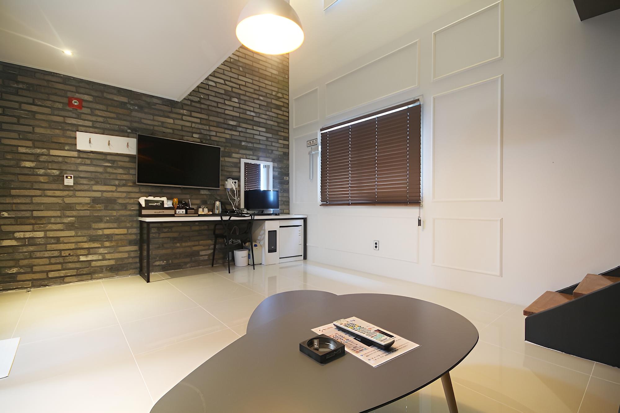 Room (Royal VIP) - Photo 2