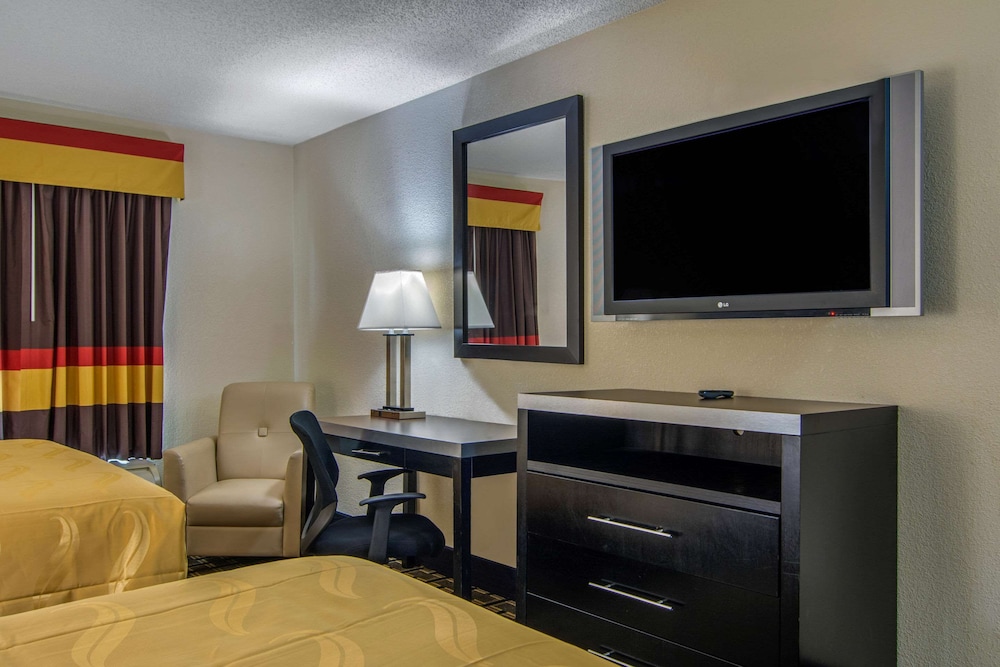 Standard Room, 2 Queen Beds, Non Smoking - Photo 3
