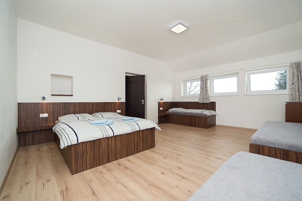Apartment, 2 Bedrooms, Kitchenette (3) photo 3