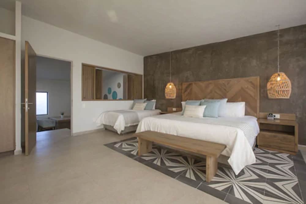 Ocean Suite King photo 3