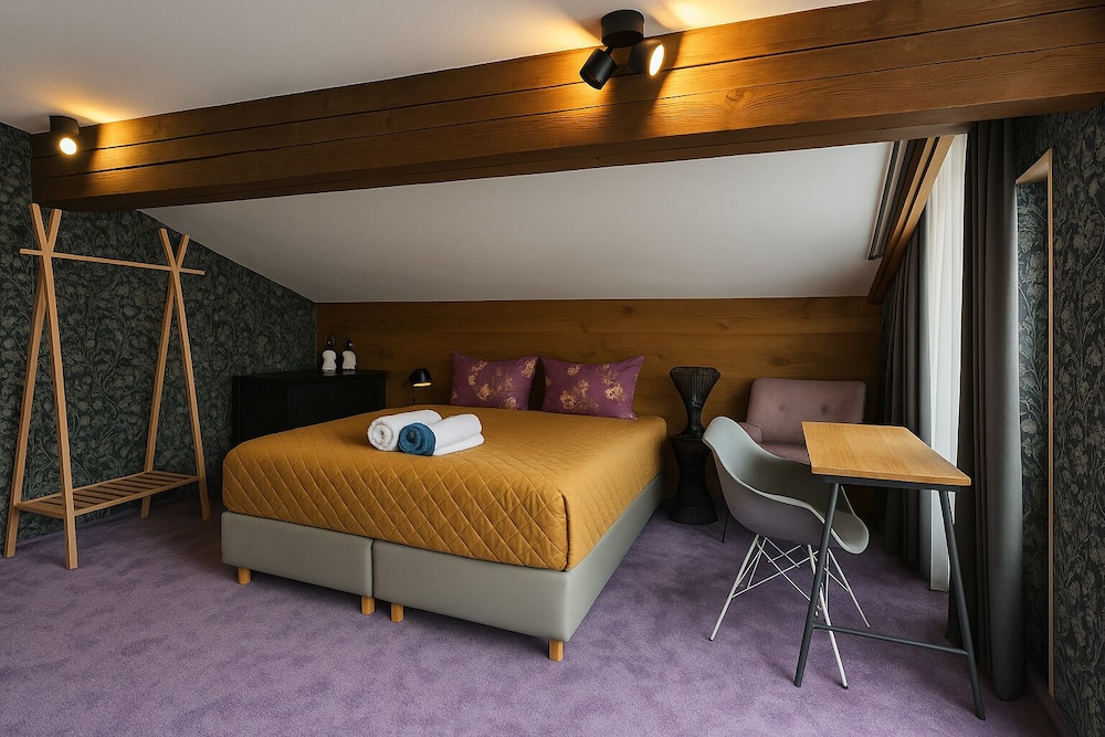 Deluxe Room, Balcony, Mountain View photo 1