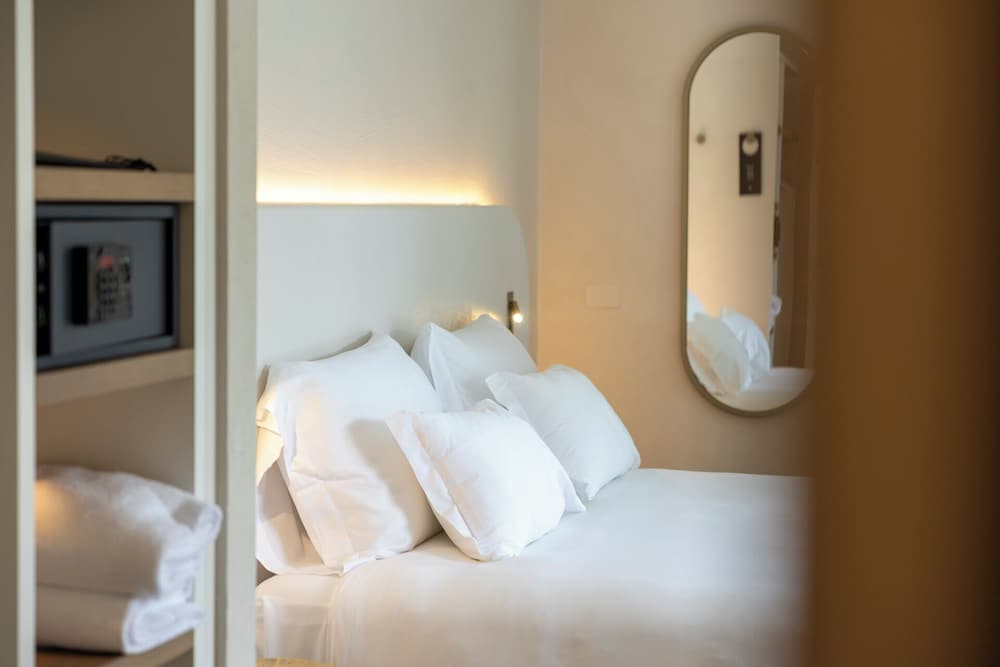 Junior Suite, Hot Tub - Photo 16
