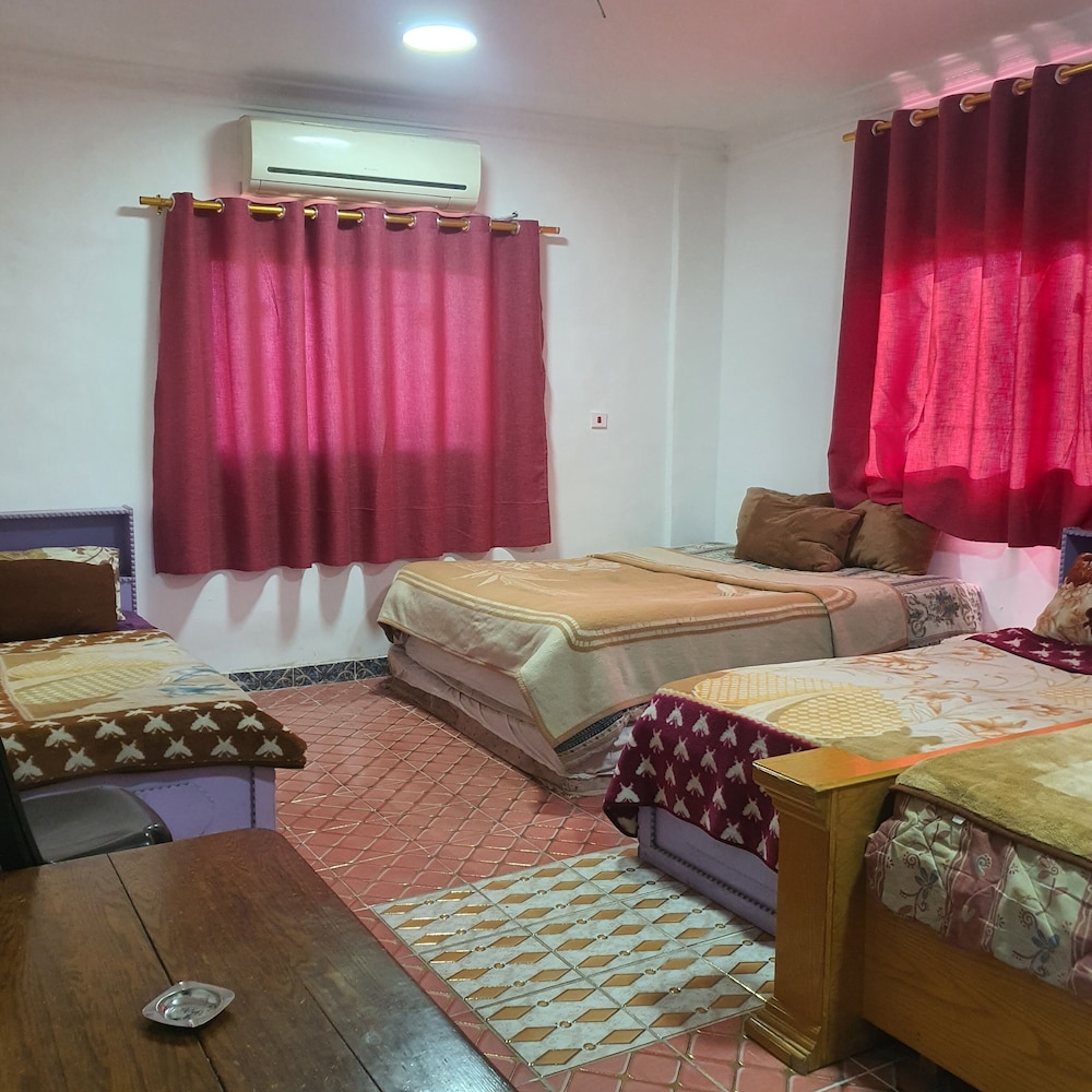 Basic Quadruple Room photo 2