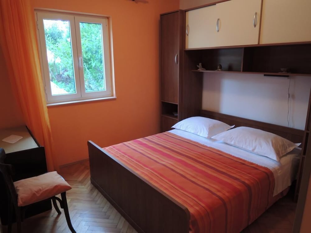 Apartment (Two Bedroom Apartment With Terrace Ga)
