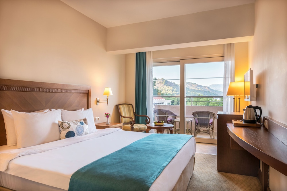 Superior Double Room, Partial Sea View - Photo 6