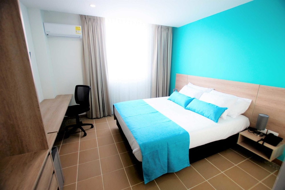 Standard Room, 1 Queen Bed, Non Smoking photo 1