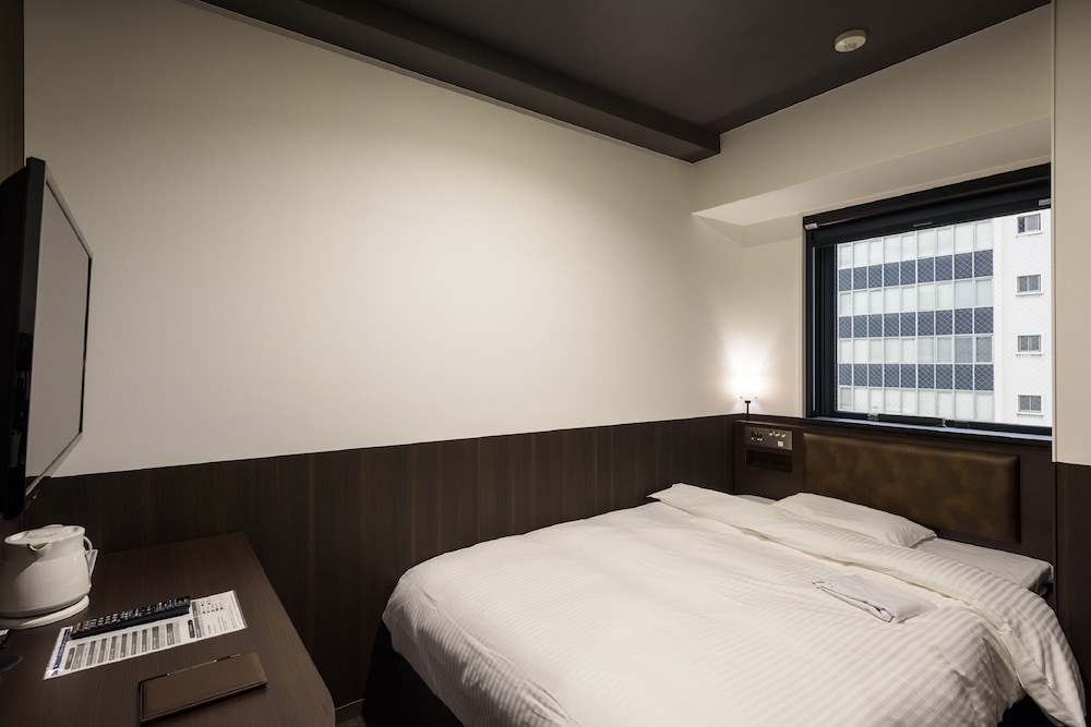 Single Room B, Non Smoking (2 Adults, Bed Width 140cm) photo 1