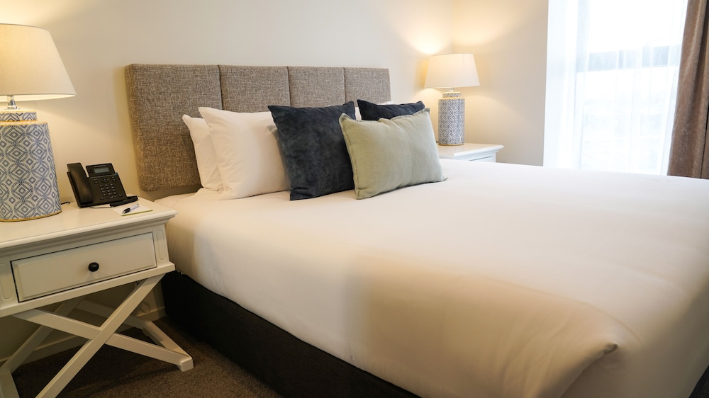 Deluxe Apartment, 1 King Bed, Balcony