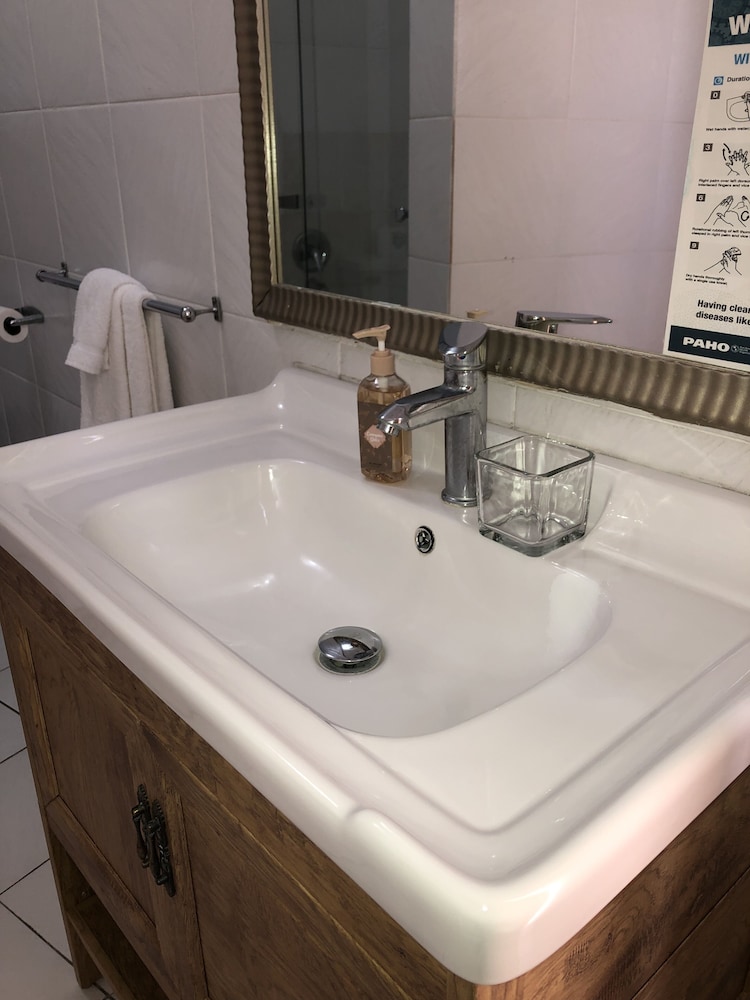Deluxe Suite photo 2