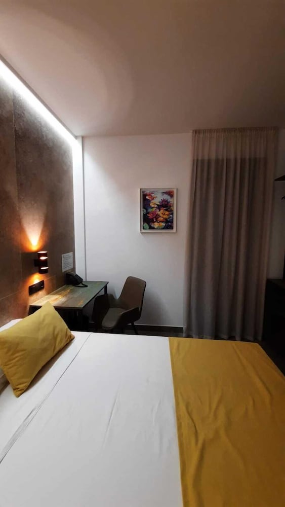Deluxe Double Room - Photo 1