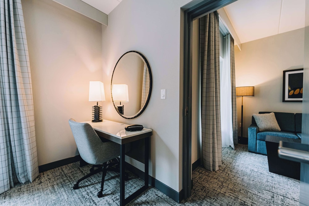 Suite, 2 Queen Beds, Accessible (Roll-In Shower) - Photo 6