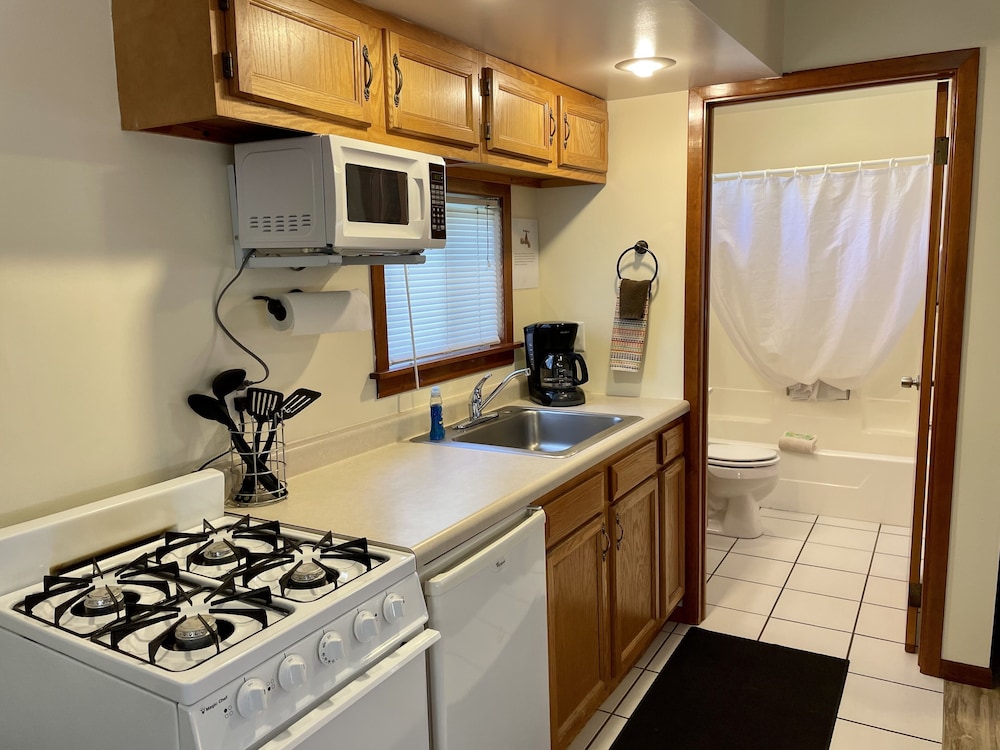 Family Cabin (No Pets) photo 3