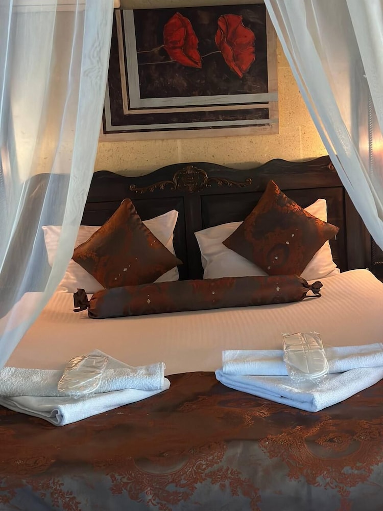 Deluxe Room - Photo 1