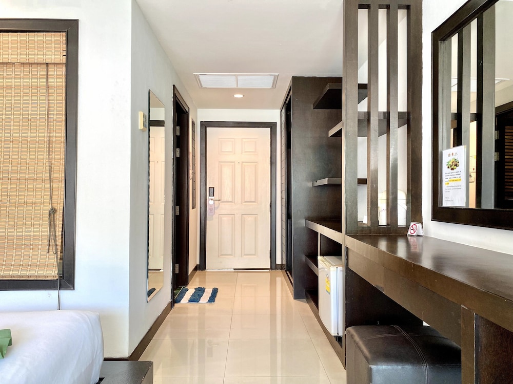 Deluxe Double Room - Photo 12