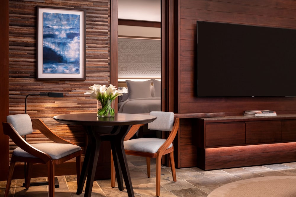One Bedroom Superior Suite (non Smoking)