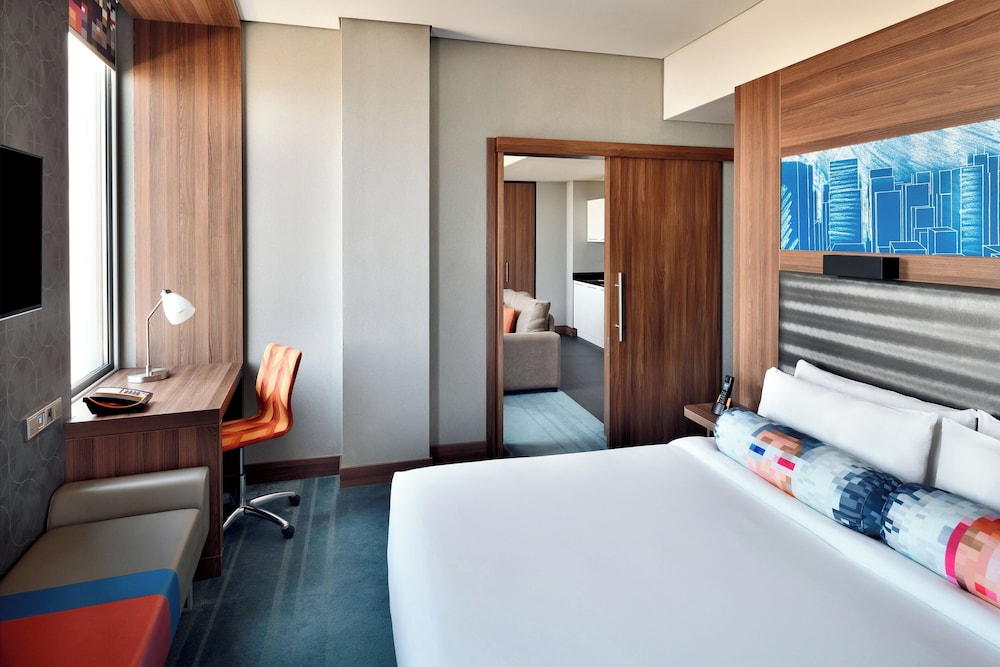 aloft, Suite, 1 King Bed photo 1