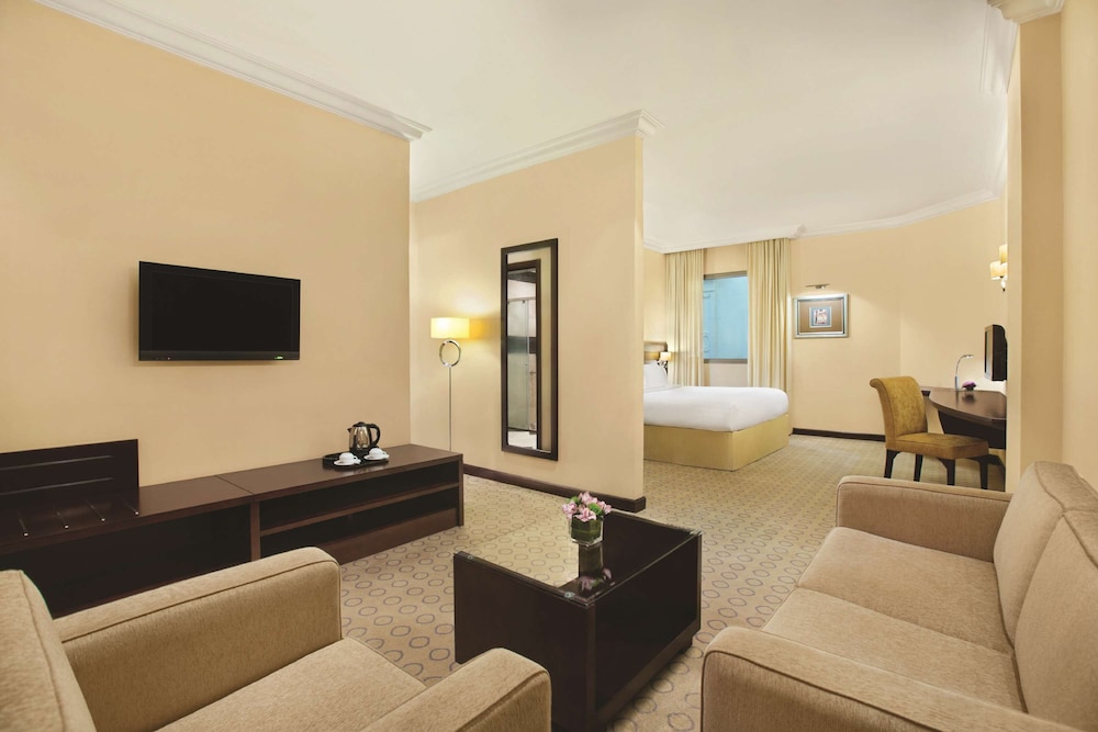 Deluxe Room, 1 King Bed - Photo 4
