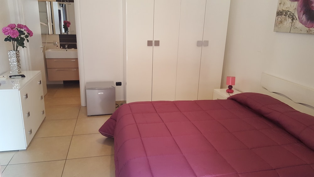 Studio, Multiple Beds, Balcony photo 1