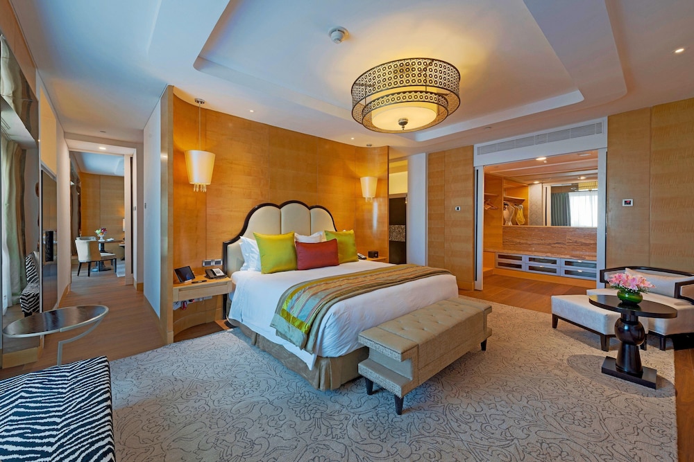 Club Suite, 1 Bedroom - Photo 1