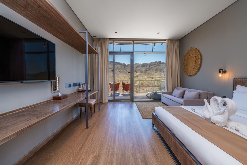 Premium Lodge with Scenic Mountain Views & Access to Adventure Activities