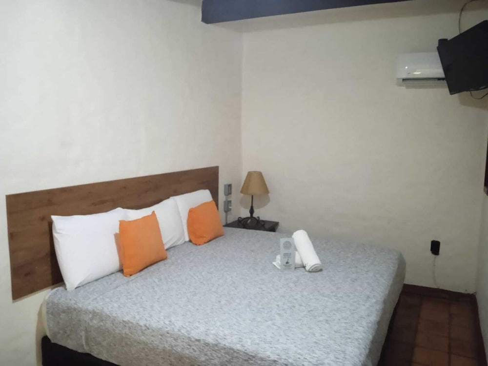 Comfort Double Room, 1 King Bed photo 3