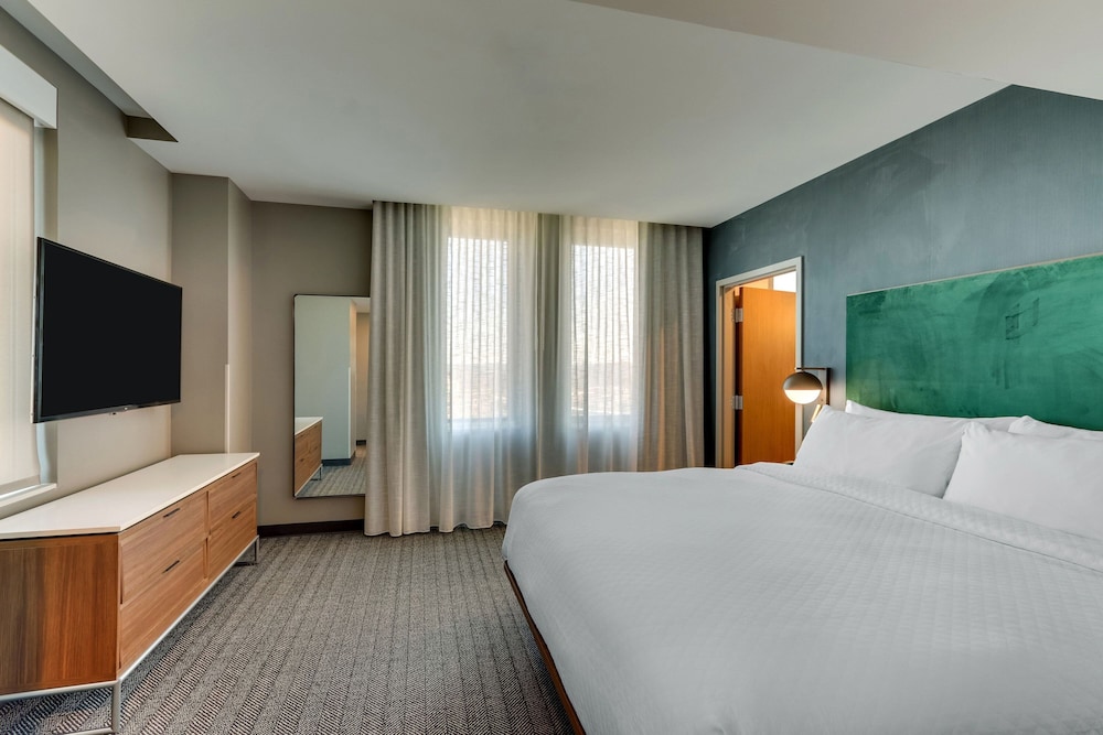 Room, 2 Queen Beds - Photo 6
