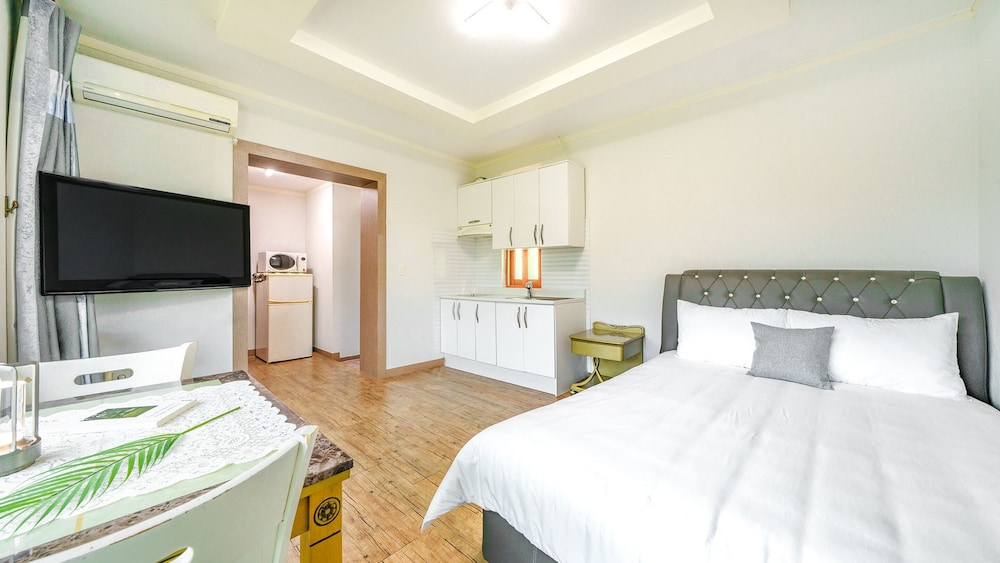 Basic Room, 1 Bedroom (Dalbit(river view)) - Photo 2
