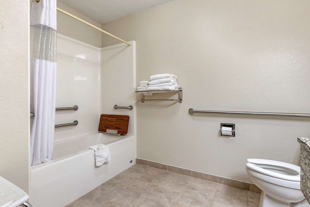 Room, 1 Queen Bed, Accessible, Non Smoking - Photo 9